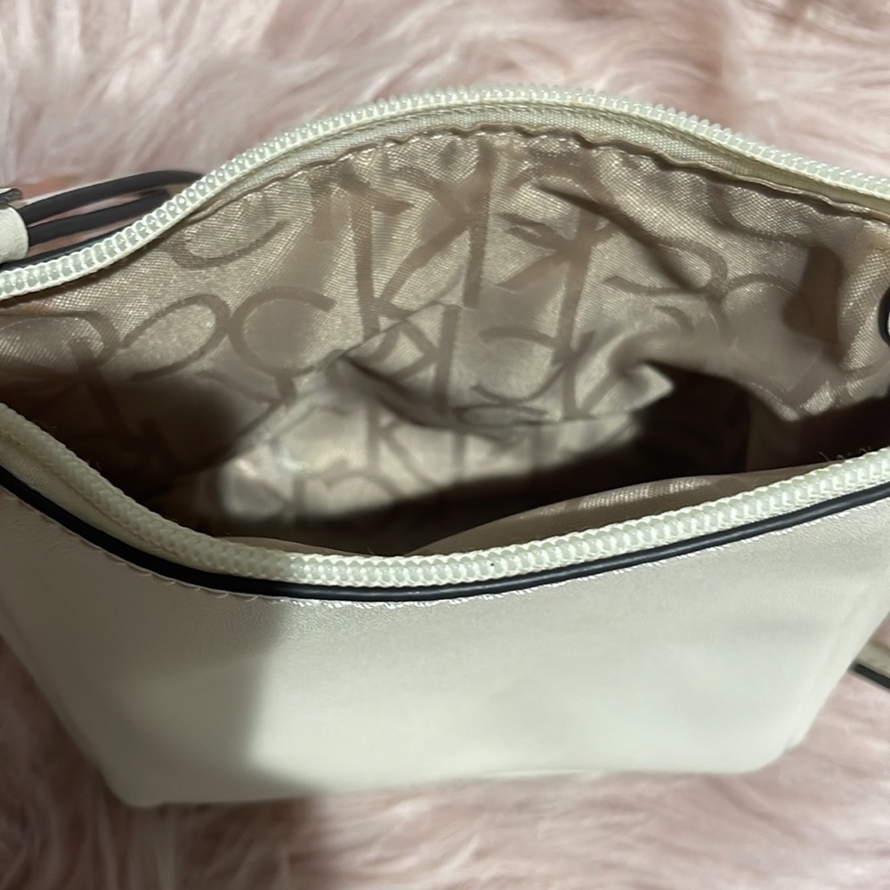 Calvin Klein wristlet - Picture 3 of 4